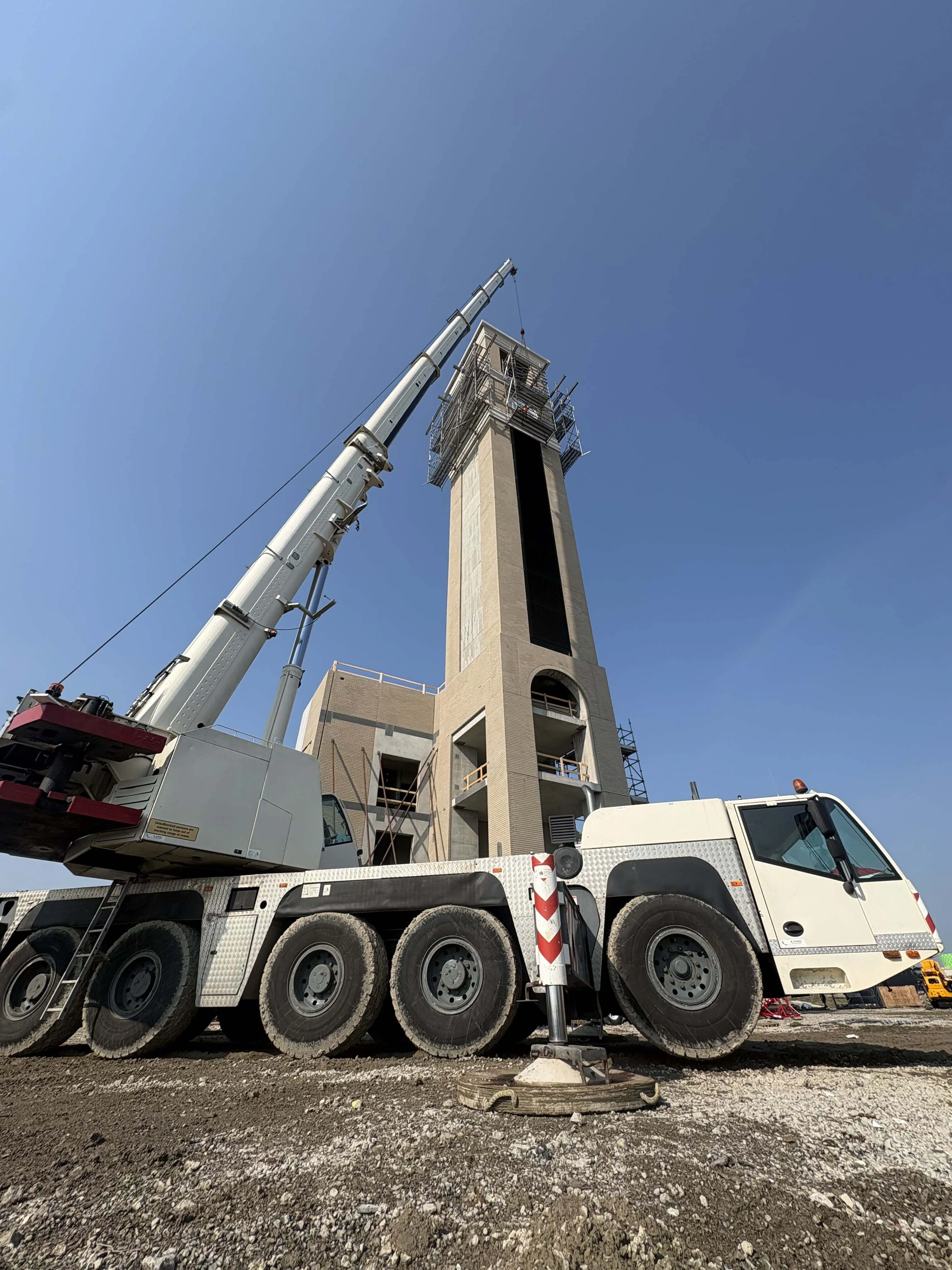 2008 DEMAG AC140 photo 1 of 3