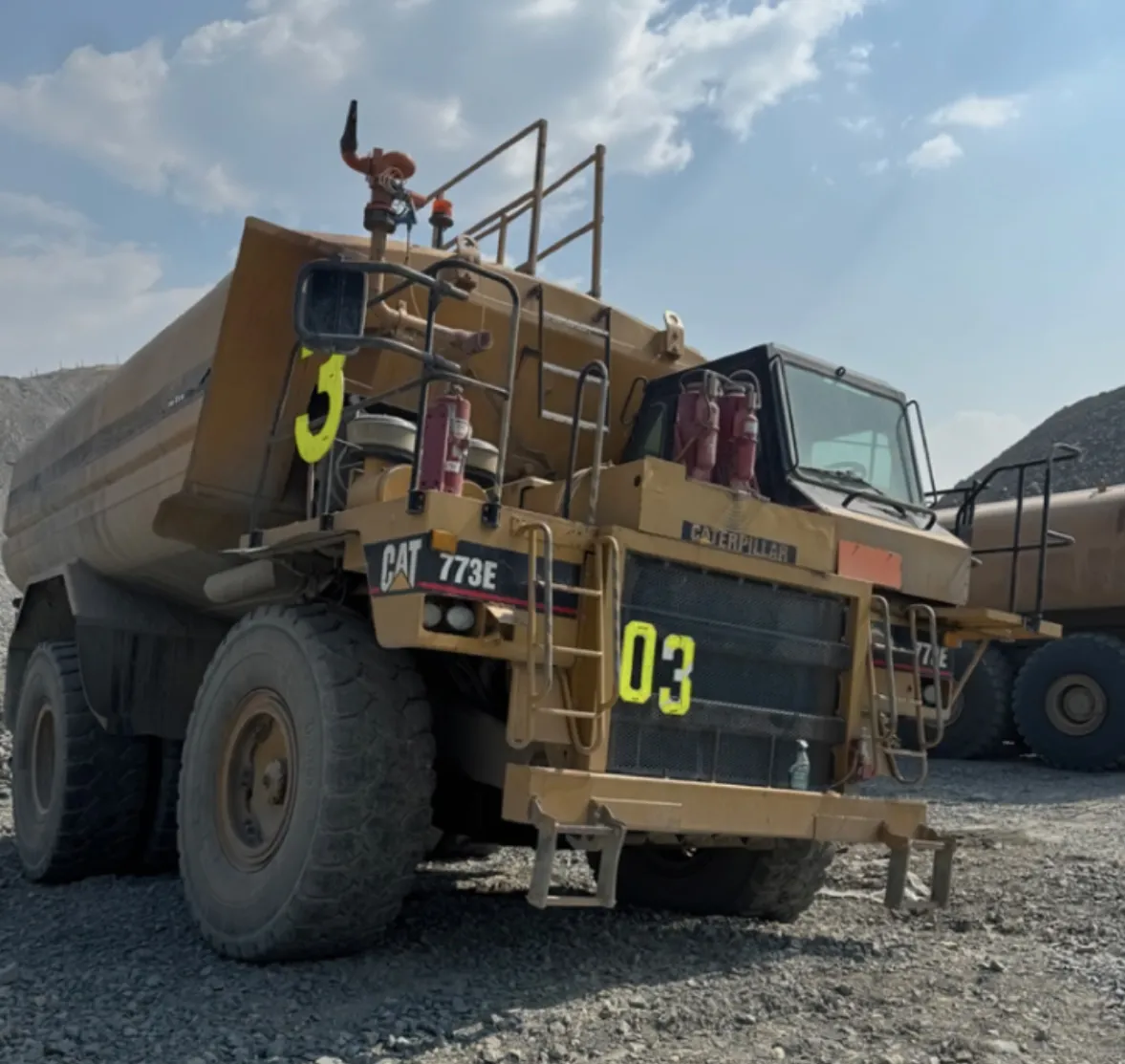 2004 CAT 773E WATER TRUCK Equipment