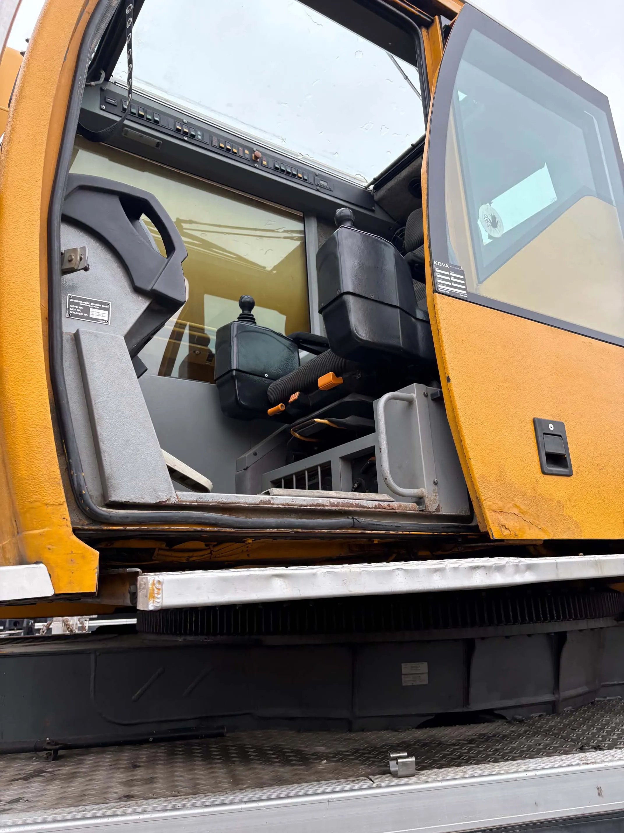 2007 Liebherr LTM1130-5.1 photo 4 of 22